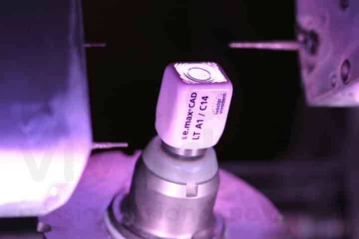 Nosso laboratório de prótese - alta tecnologia coroa dentaria em sao paulo